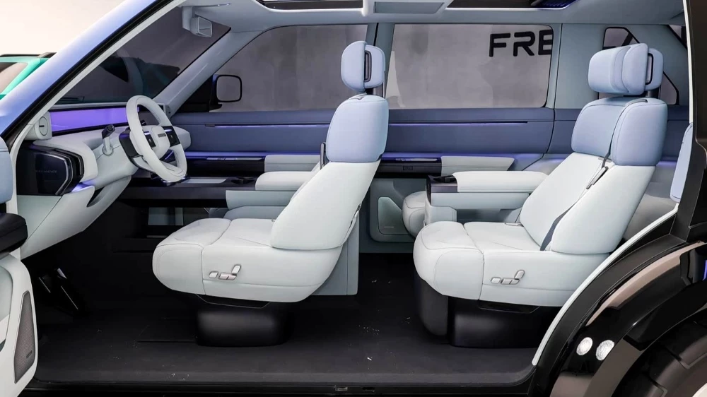  Появились официальные фото кроссовера Freelander. Модель тестируют в Китае