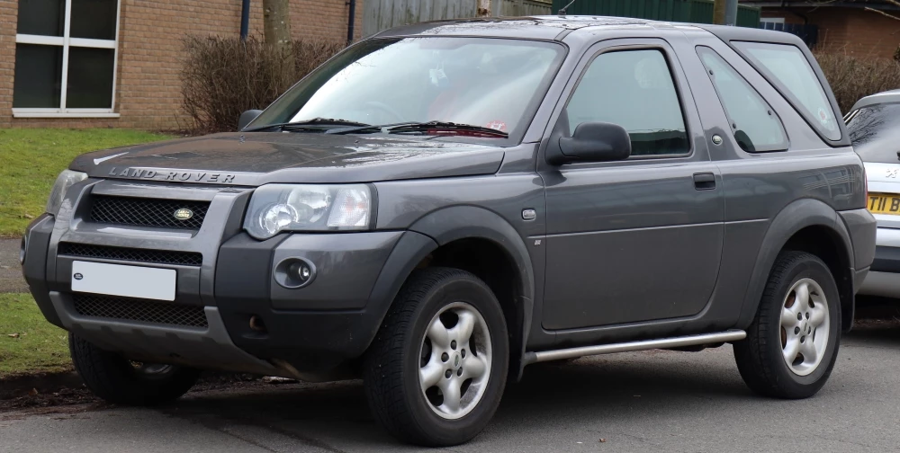 Представлена первая модель бренда Freelander. Что у нее от Land Rover, а что от Chery?