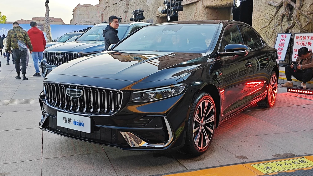  Приоритет экономии. Гибридные Geely Monjaro и Preface стало возможно заказать в Китае