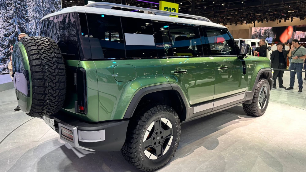  Раскрыты характеристики и салон внедорожника BAW 212 T02. Гибрид на 422 л.с.