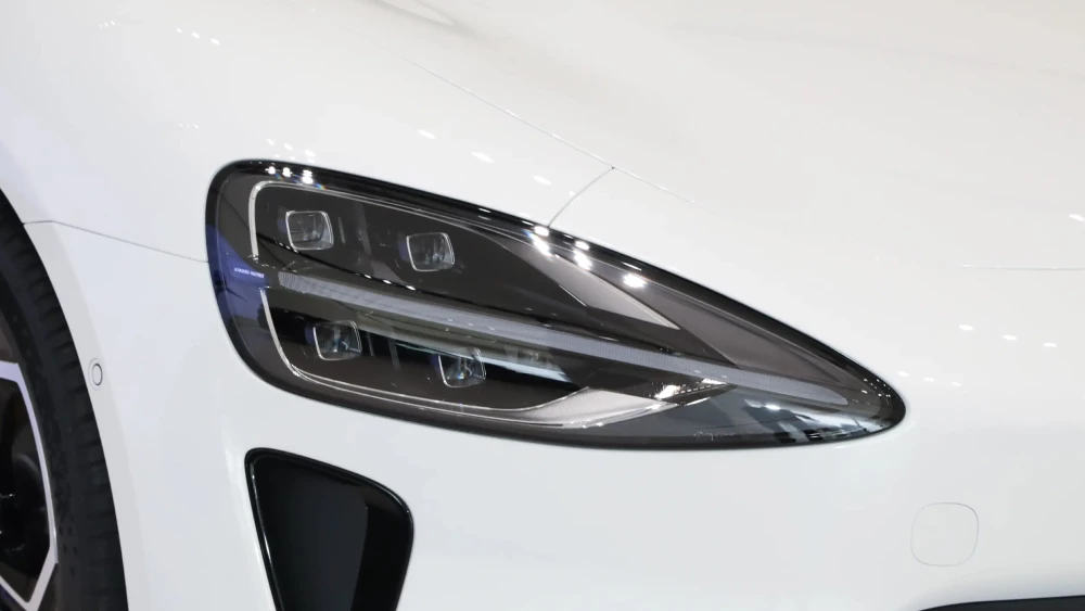  Седан Xiaomi и ситикар Wuling. В Китае назвали самые качественные электрокары и гибриды 2026