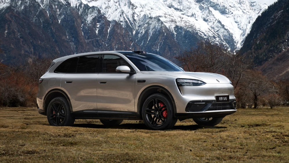  Старт продаж Aito M6 объявили в Китае. Цены кроссовера в стиле Porsche