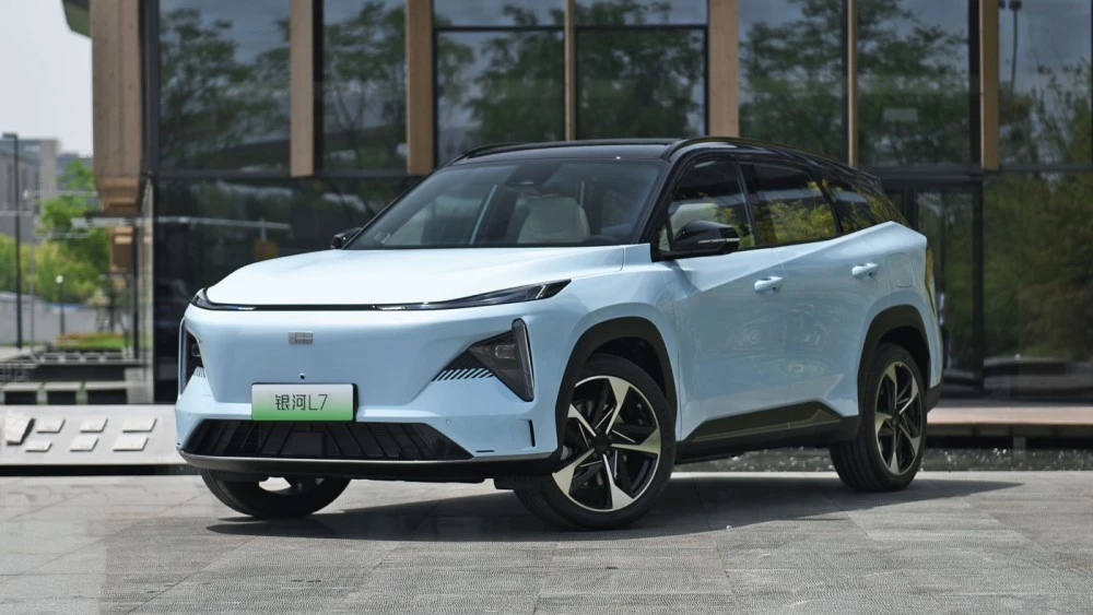  В Китае начались продажи нового кроссовера Geely Galaxy M7. Подробности и цены