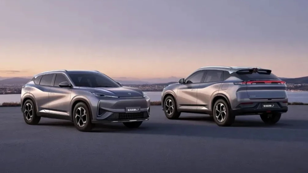 В Китае вышел обновленный Dongfeng Aeolus L7. Он предлагает больше за меньшую цену