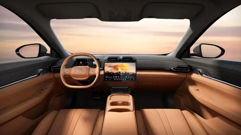 В Китае вышел обновленный Dongfeng Aeolus L7. Он предлагает больше за меньшую цену