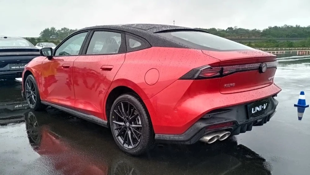  В России появится новый Changan Uni-V. Он получит 2-литровый бензиновый двигатель