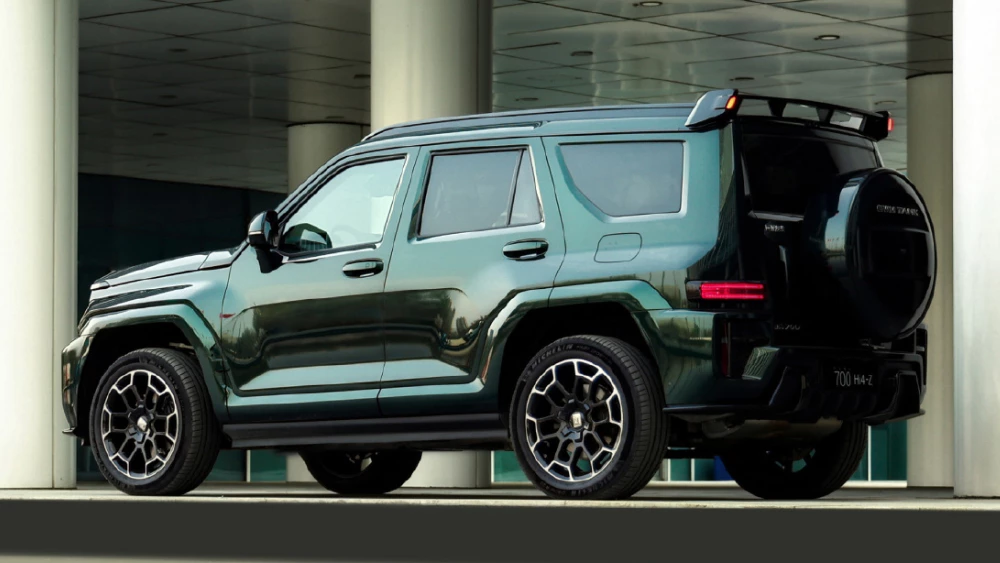  Внедорожник Tank 700 обновился и получил гибрид для города. Подробности и цены