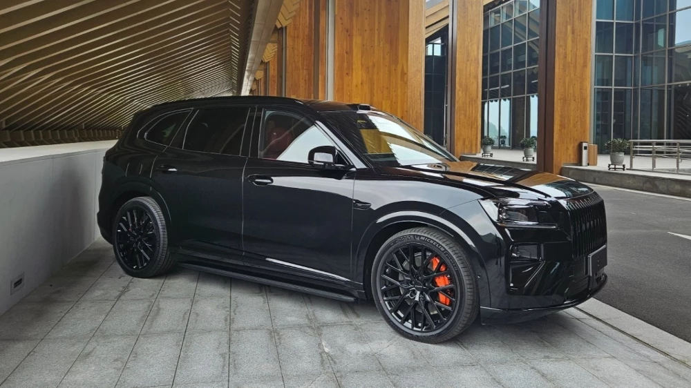  Zeekr 8X вышел на рынок. Еще до старта продаж кроссовер подешевел на полмиллиона рублей