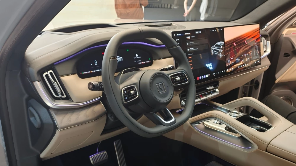  Zeekr 8X вышел на рынок. Еще до старта продаж кроссовер подешевел на полмиллиона рублей