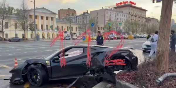 Разбил Ferrari и исчез с места ДТП: Navai попал в аварию после новости о гибели героини его клипа
