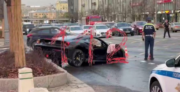 Разбил Ferrari и исчез с места ДТП: Navai попал в аварию после новости о гибели героини его клипа