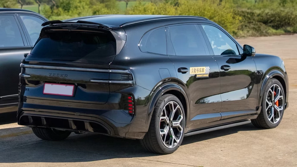  Британцы сравнили Zeekr 8X и Rolls-Royce Cullinan. Чем удивил китайский кроссовер