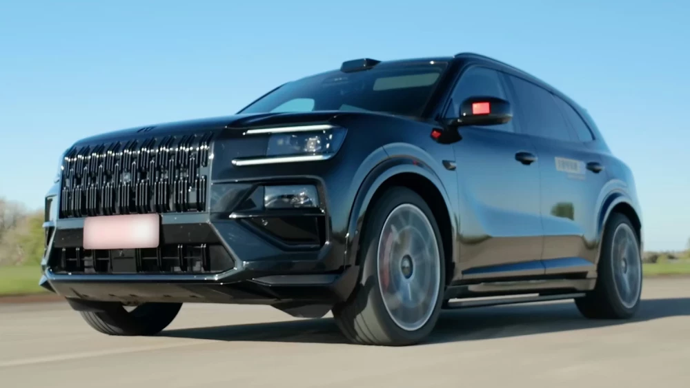  Британцы сравнили Zeekr 8X и Rolls-Royce Cullinan. Чем удивил китайский кроссовер