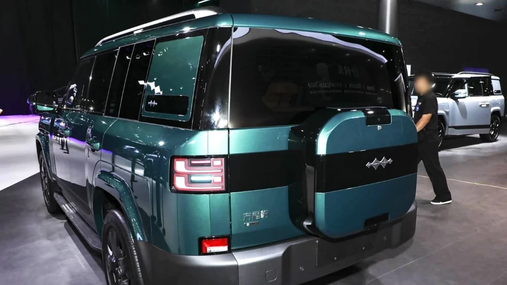 BYD начала продажи электрического кроссовера FCB Ti7. Как оснащается и сколько стоит