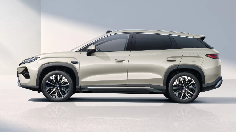  Цены гибридного BYD Song Ultra DM-i назвали в Китае. Кроссовер уже можно купить