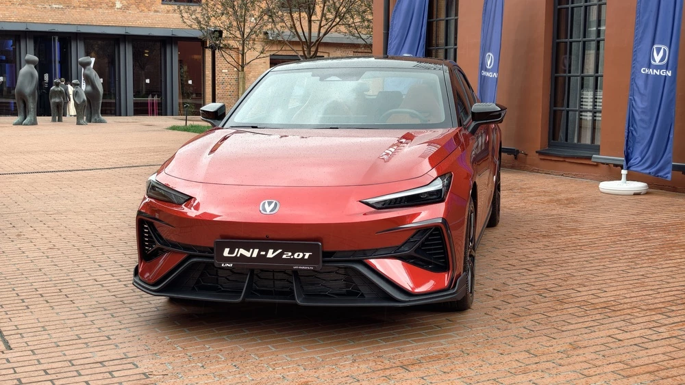 Changan назвал цены на Uni-V 2.0T в России. Лифтбэк наконец получил мотор под стать внешности