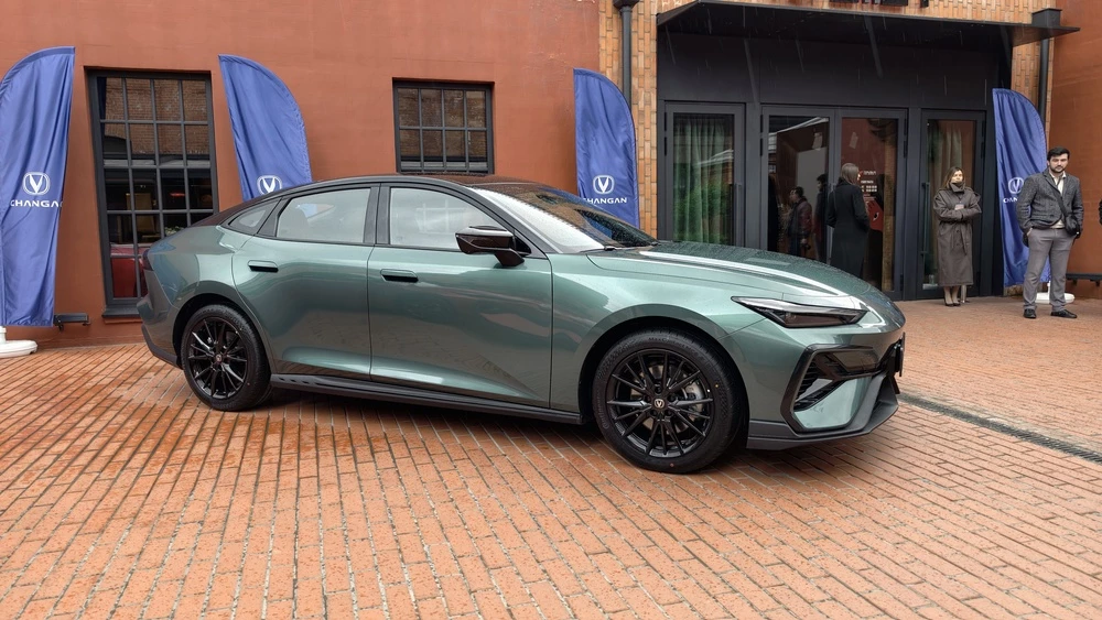 Changan назвал цены на Uni-V 2.0T в России. Лифтбэк наконец получил мотор под стать внешности