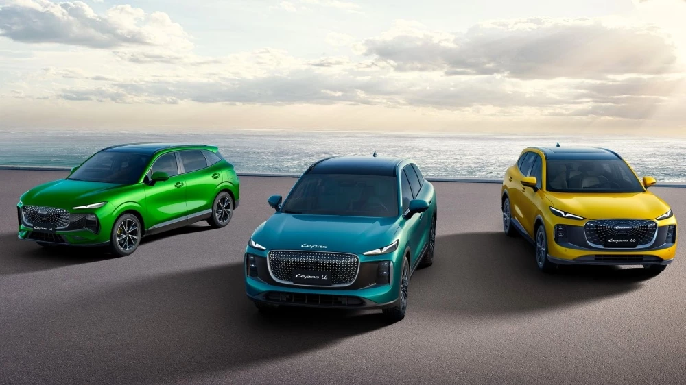  Chery представила новые версии кроссоверов Lepas. Подробности и фотографии