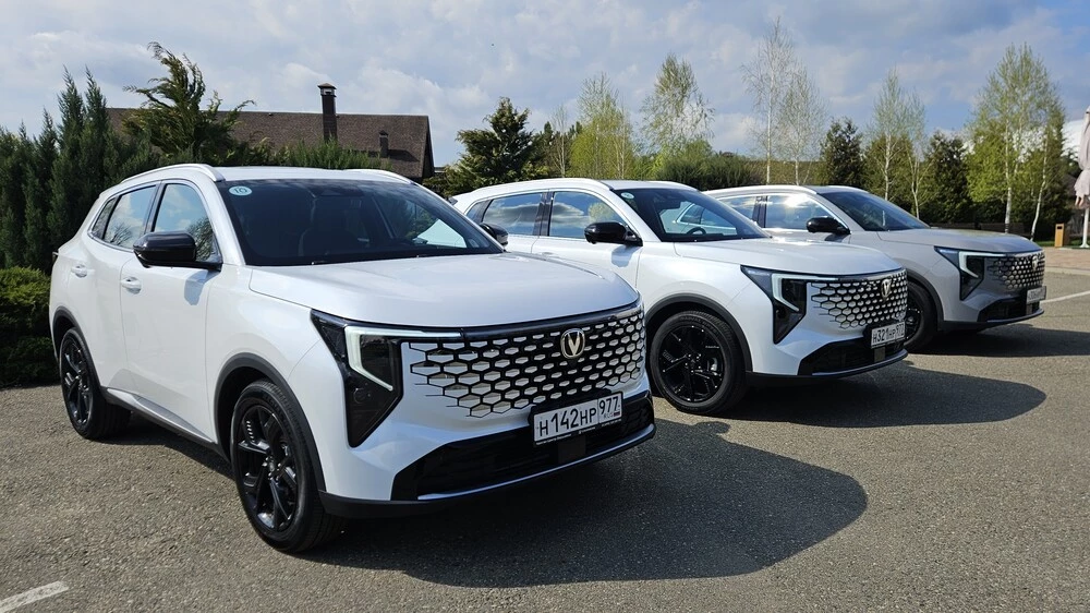  Две &laquo;Волги&raquo;, новые Haval и возвращение Geely Coolray. Все 15 новинок апреля в России