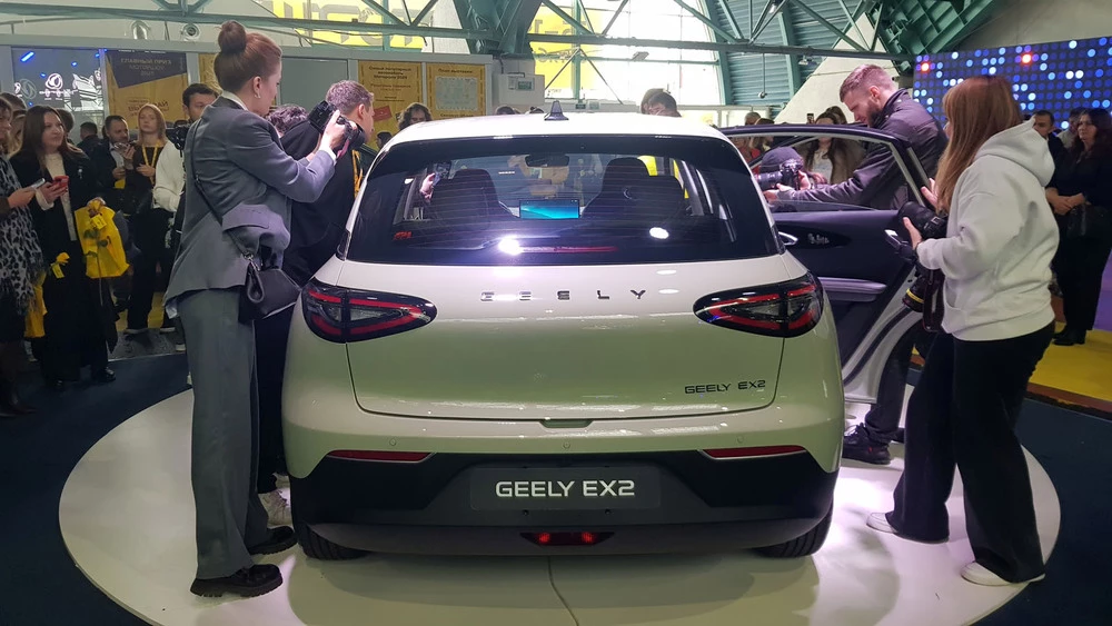  Geely EX2 получит версию Ultra. Как изменится самый популярный автомобиль Китая