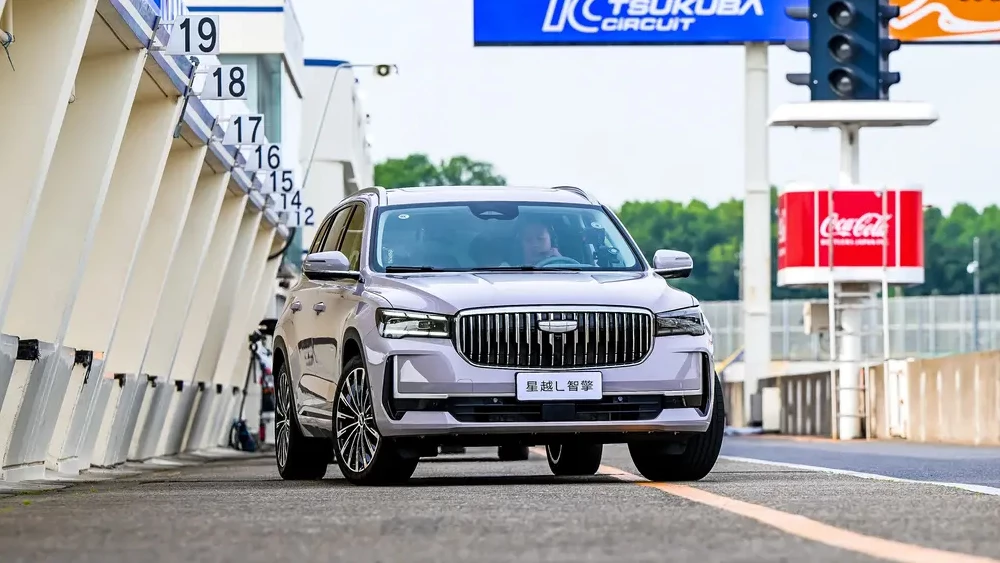  Гибридные Geely Monjaro и Preface сравнили в Японии с Toyota и Honda. Результаты тестов