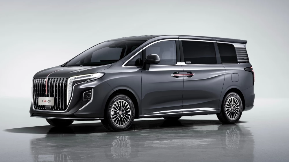  Hongqi обновил седан H5 и минивэн HQ9. Что изменилось и какие цены