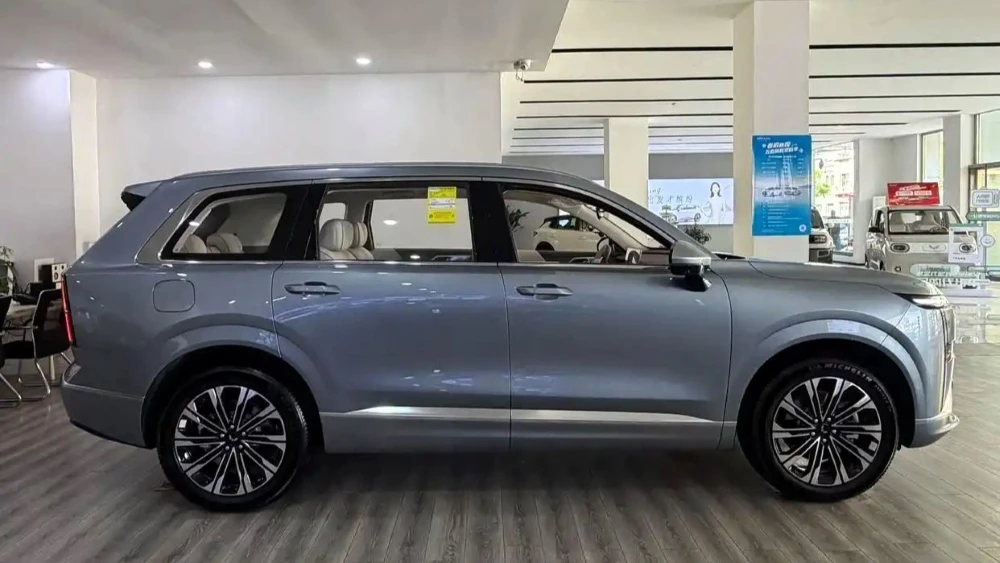  Как бюджетный Li Auto? Новый пантер &laquo;Москвича&raquo; готовит недорогой 6-местный кроссовер