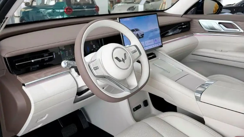  Как бюджетный Li Auto? Новый пантер &laquo;Москвича&raquo; готовит недорогой 6-местный кроссовер