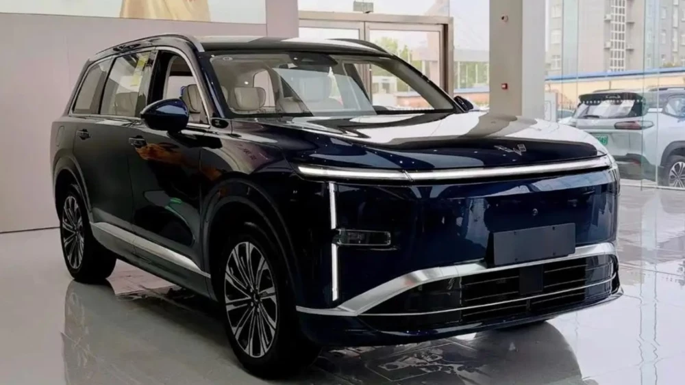  Как бюджетный Li Auto? Новый пантер &laquo;Москвича&raquo; готовит недорогой 6-местный кроссовер
