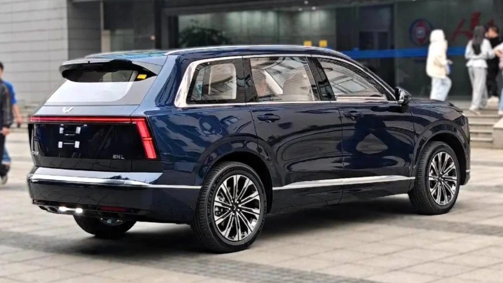  Как бюджетный Li Auto? Новый пантер &laquo;Москвича&raquo; готовит недорогой 6-местный кроссовер