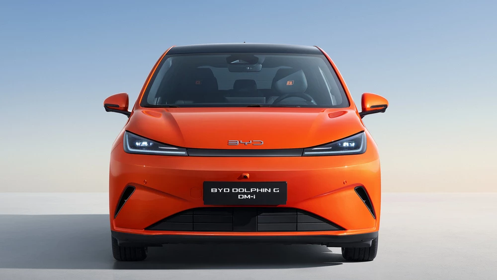  Линейку BYD пополнит дальнобойный гибрид Dolphin G. Он создан специально для Европы