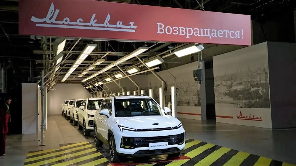  &laquo;Москвич 3&raquo; снова обновили. Как менялся один из самых дешевых кроссоверов в России