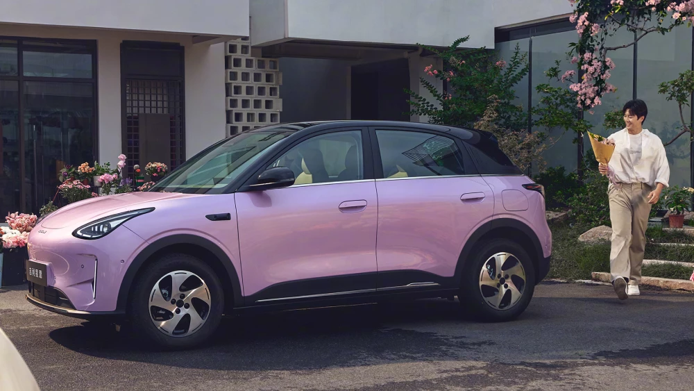  Обновленный Geely EX2 начали продавать в Китае. Бестселлер получил более 100 улучшений