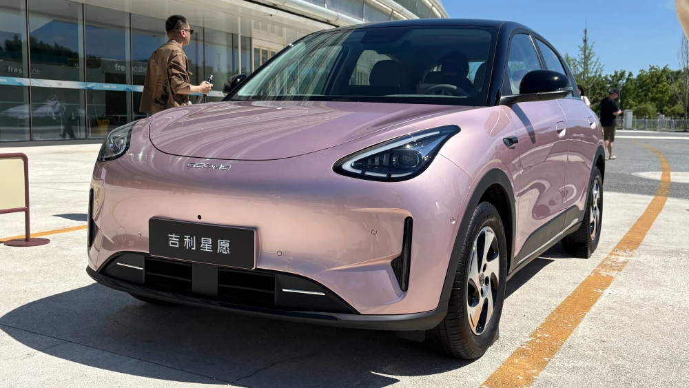  Обновленный Geely EX2 начали продавать в Китае. Бестселлер получил более 100 улучшений