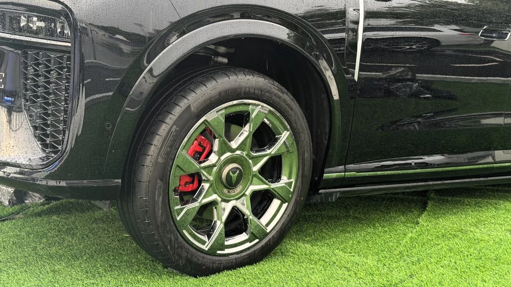 Продажи нового Voyah Taishan X8 начались в Китае. Как оснащается и сколько стоит