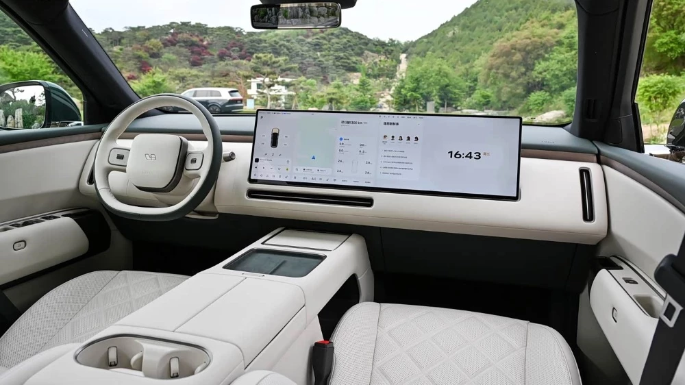 Продажи второго поколения Li Auto L9 начались в Китае. Этот кроссовер появится в России