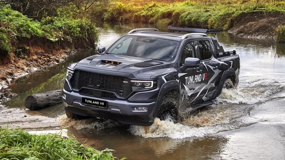  В России стартовали продажи бензинового Foton Tunland V9. Это 5,6-метровый пикап с 4&times;4