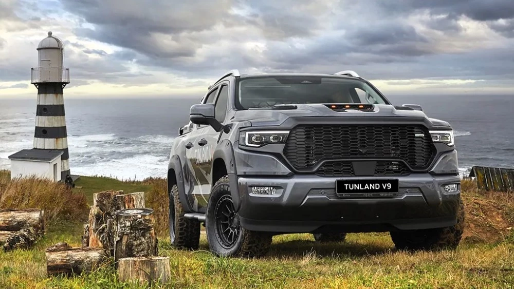  В России стартовали продажи бензинового Foton Tunland V9. Это 5,6-метровый пикап с 4&times;4