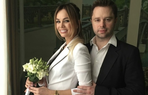 Виталий Гогунский судится с экс-женой: от него требуют оплачивать личного водителя дочери за 150 тысяч Виталий Гогунский судится с экс-женой: от него требуют оплачивать личного водителя дочери за 150 тысяч