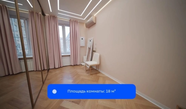 Золото и трон в спальне: Прохор Шаляпин показал квартиру за 11 миллионов