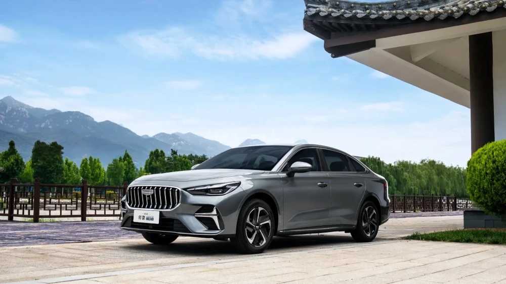  Дешевле миллиона рублей. На рынок Китая вышел гибридный седан Geely Emgrand i-HEV