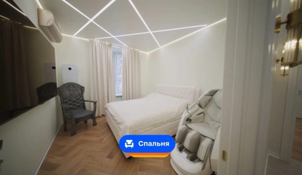 Золото и трон в спальне: Прохор Шаляпин показал квартиру за 11 миллионов