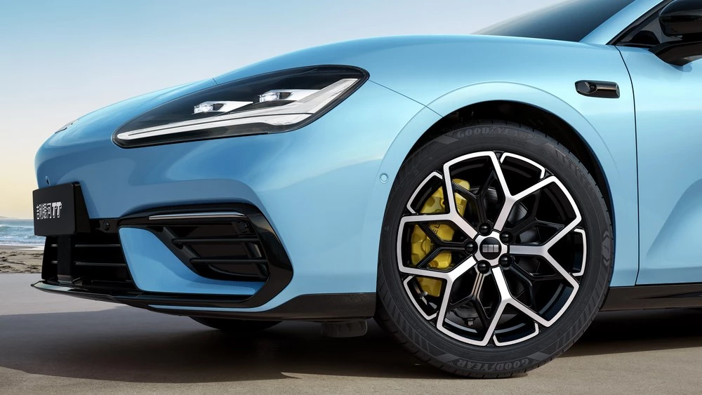  Geely подсмотрела у Audi имя для конкурента Xiaomi SU7. Седан Galaxy TT показали на фото