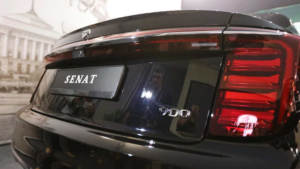  Названы цены Senat 900 на базе Hongqi H9. Российский седан будет намного дороже китайского