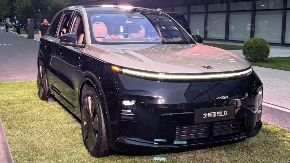  Новый Li Auto L8 вышел на рынок Китая. Этот кроссовер уже сертифицируют в России