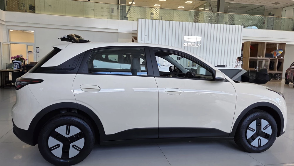  Тест-драйв Geely EX2. За что его покупают в Беларуси и что может вызвать вопросы