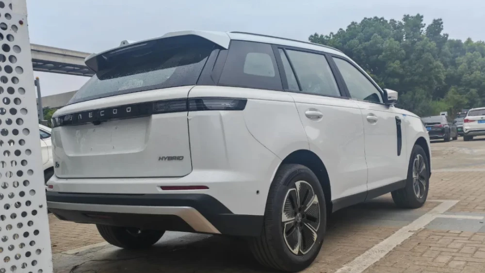  Jaecoo J5 с продвинутым автопилотом заметили в Китае. Эта версия может появиться в России