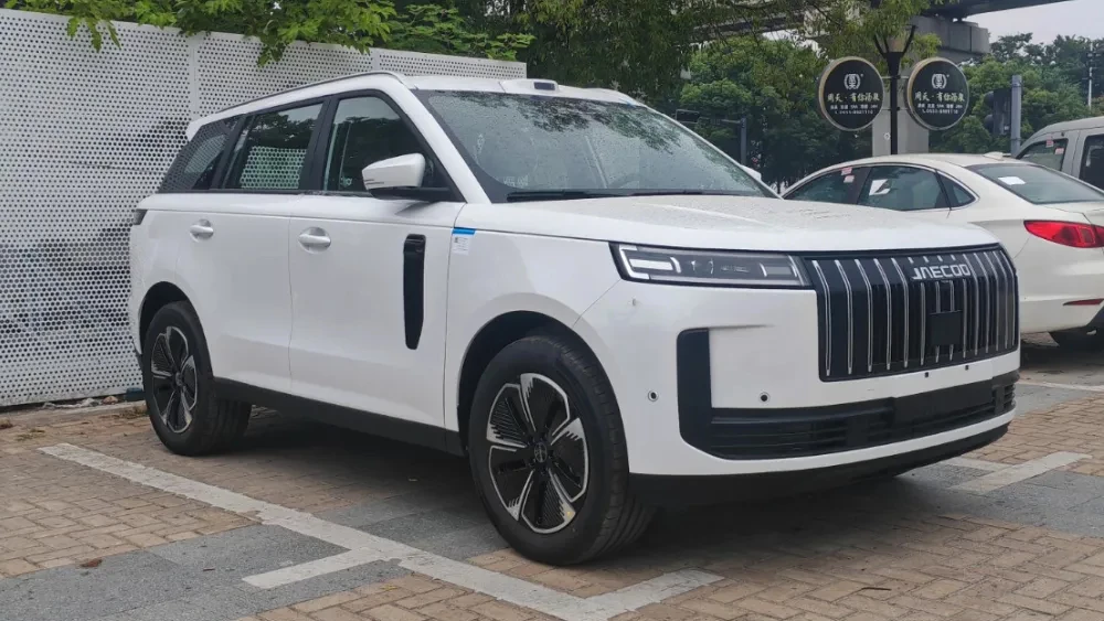  Jaecoo J5 с продвинутым автопилотом заметили в Китае. Эта версия может появиться в России