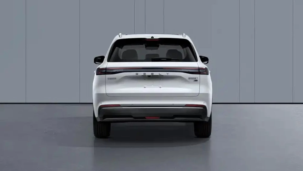  Гибридный Geely EX5 получит полный привод в Китае. Как обновится этот кроссовер