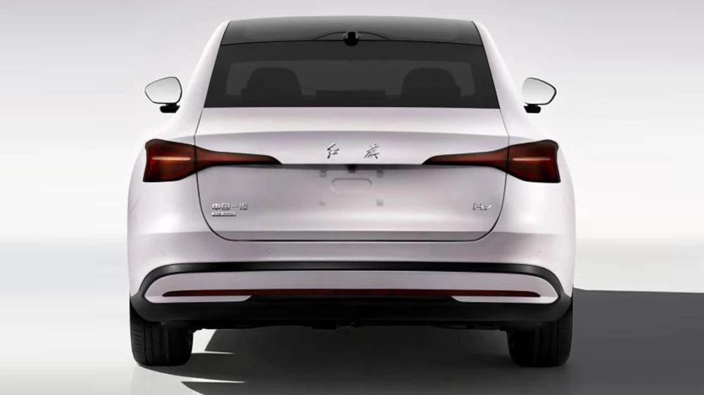  Hongqi H7 вернулся на рынок спустя пять лет. Новое поколение седана стало гибридным